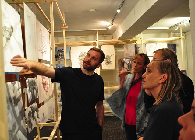 Out of Hands. Architekturstudenten entwickeln Modelle